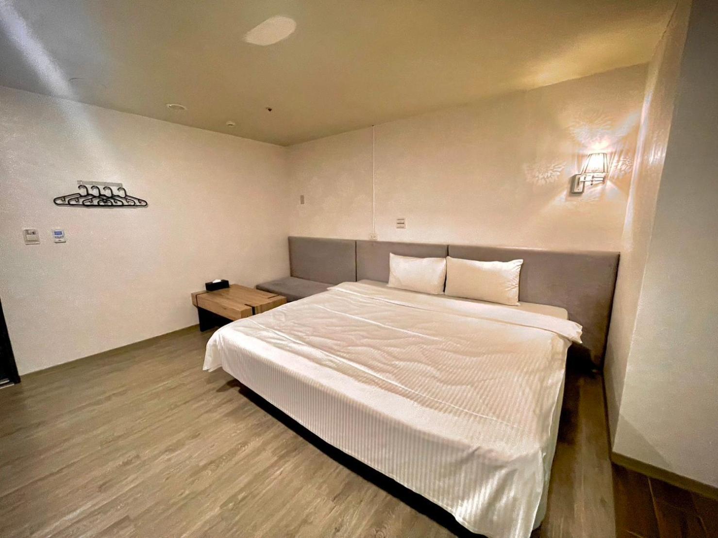 Walker Hotel - Zhengyi 2 Tajpej Buitenkant foto